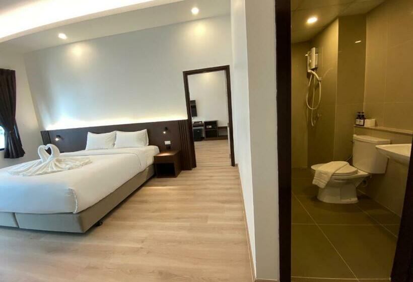 Семейный Номер, Geen Hotel Chonburi