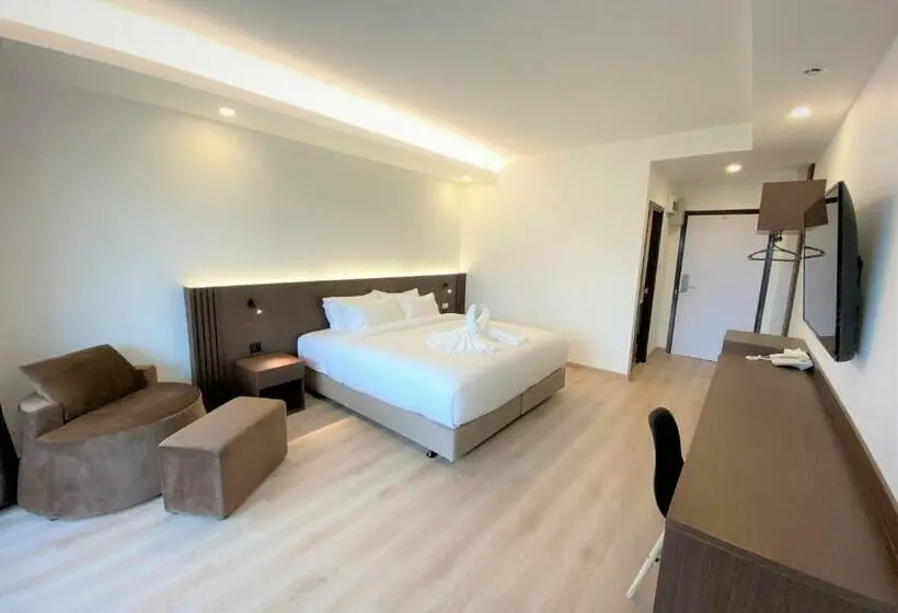 キングサイズベッドのデラックスルーム, Geen Hotel Chonburi