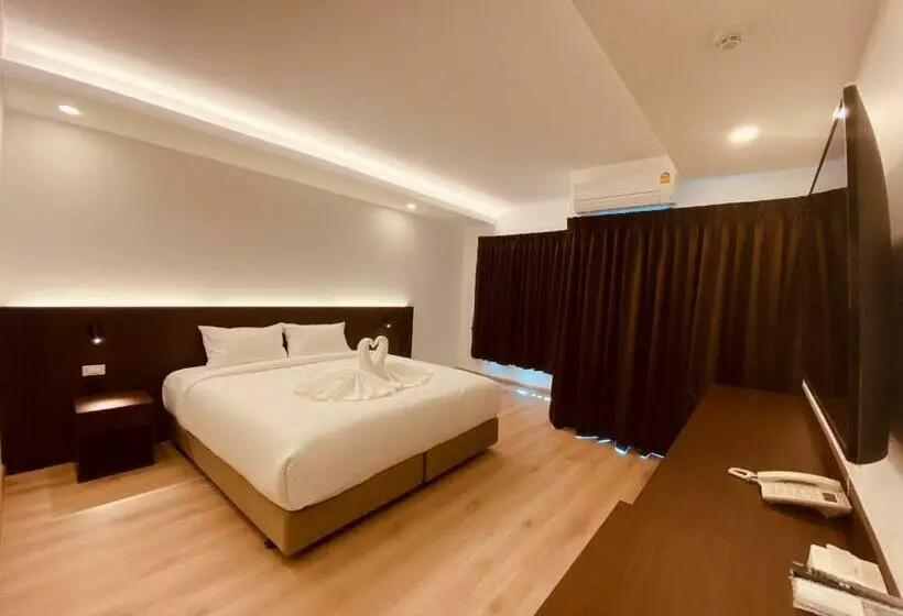 キングサイズベッドのスーペリアルーム, Geen Hotel Chonburi
