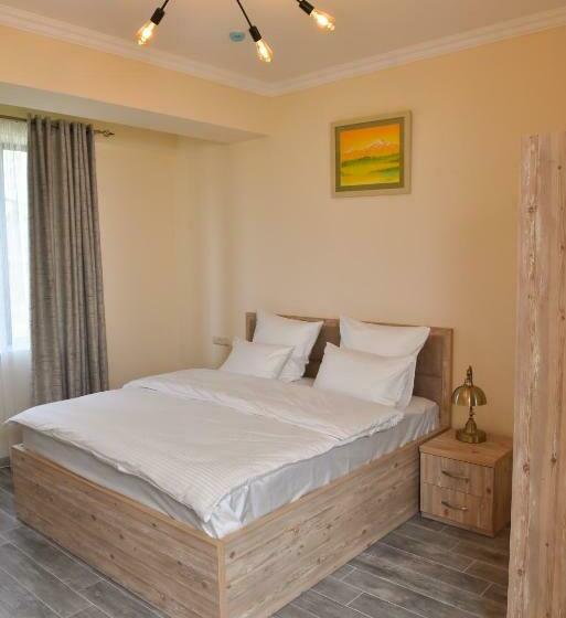 Camera Standard, Altunyan