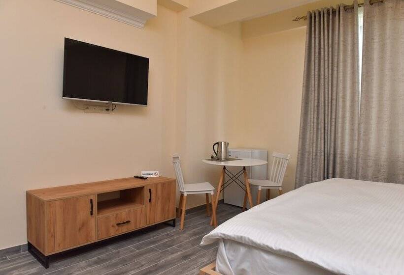 Camera Deluxe, Altunyan