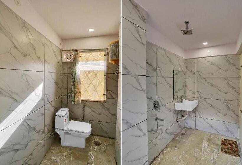 Quarto Triplo Clássico, Oyo Flagship 81202 Brown Villa