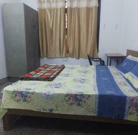 Трехместный Номер Классика, Spot On 81158 Pratiksha Homes
