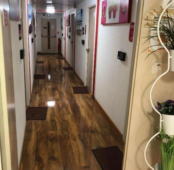 スタンダードルーム, N&z Hotels