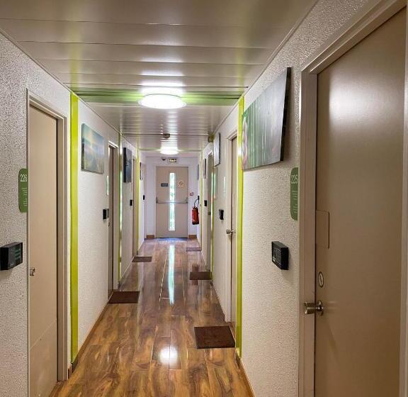 トリプルクラシックルーム, N&z Hotels