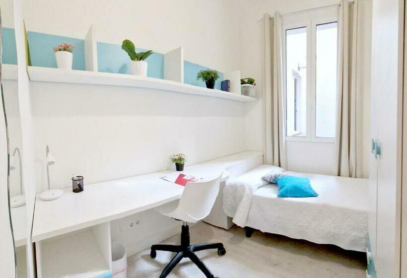 اتاق استاندارد یک نفره, Space Center Madrid