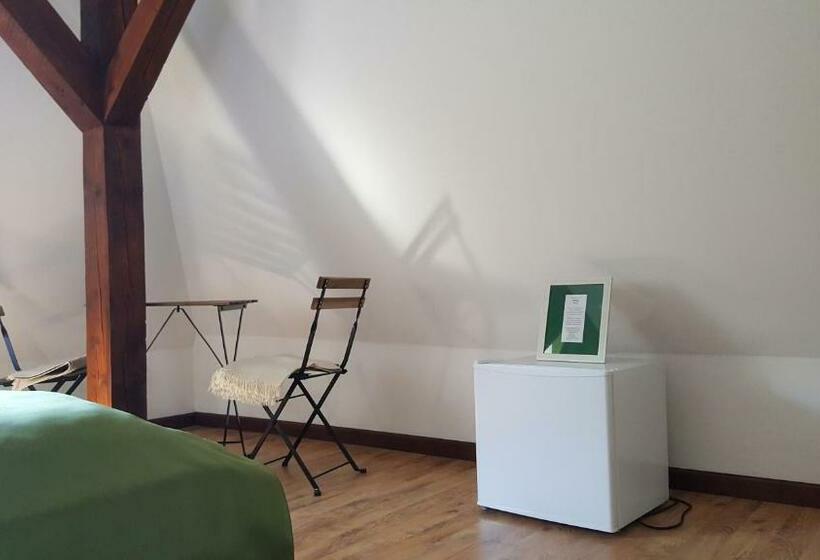 חדר משפחתי, Visnyó Vendégház