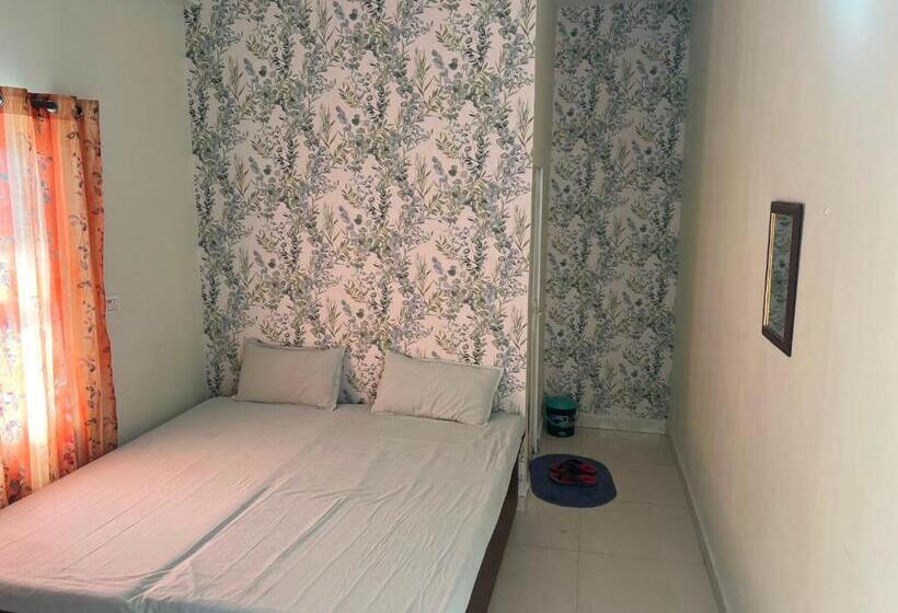 חדר קלאסי לשלושה, Oyo 81010  The Amar Palace