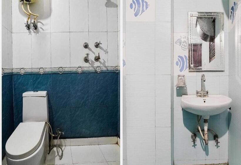 اتاق کلاسیک سه تخته, Oyo Flagship 81108  King Palace