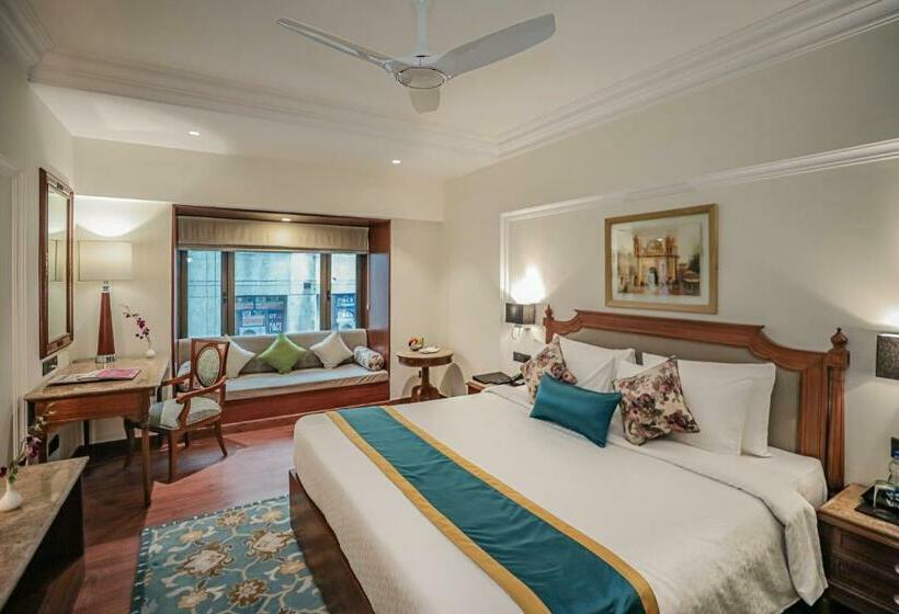 キングサイズベッドのスタンダードルーム, Regenta Central Lucknow By Royal Orchid Hotels Limited