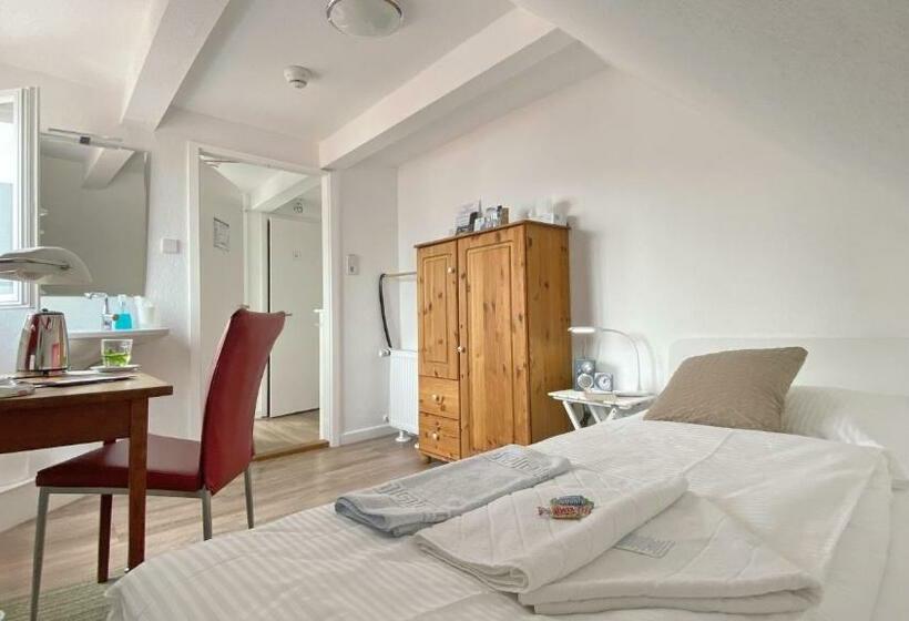 标准单人间共用浴室, Frauenhotel Hanseatin   Women Only