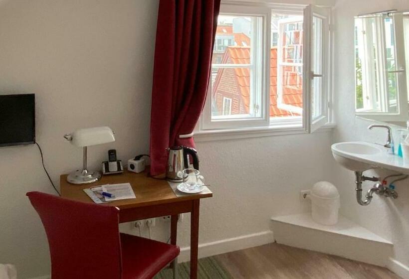 标准单人间共用浴室, Frauenhotel Hanseatin   Women Only