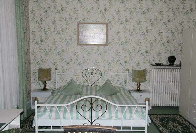 标准间, Pension Fink