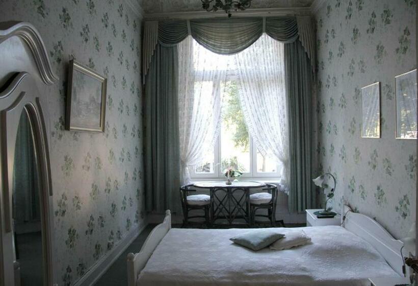 标准单人间共用浴室, Pension Fink