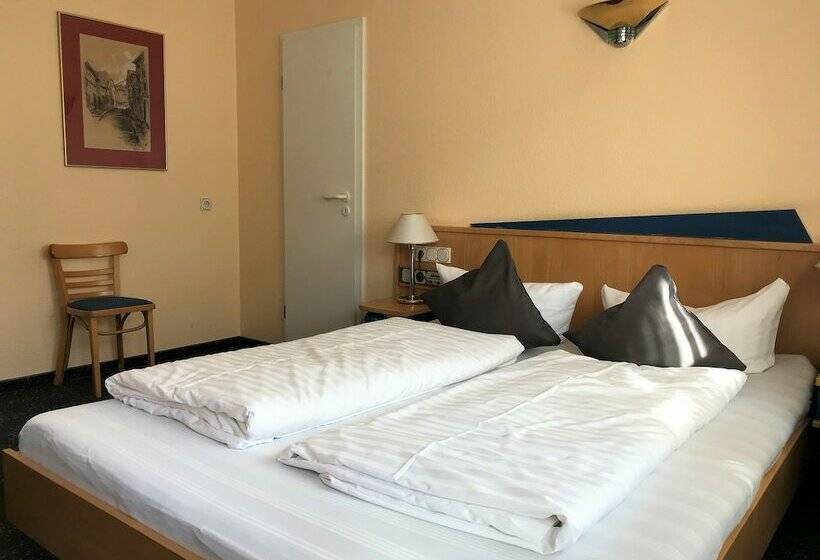 غرفة قياسية, An Der Stadtmauer