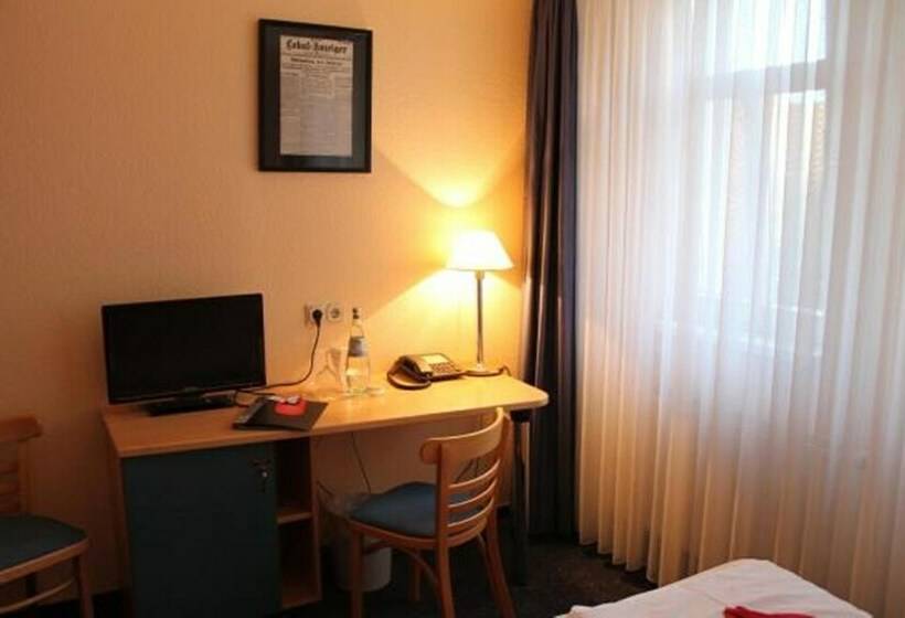 غرفة قياسية فردية, An Der Stadtmauer