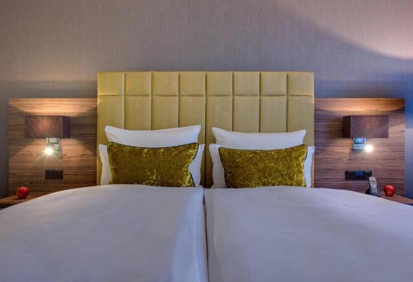 이그제큐티브 룸 킹사이즈 침대, Bonn Marriott