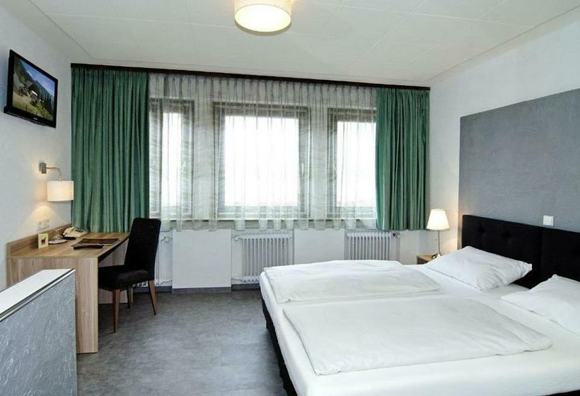 חדר סטנדרט, Café Schlack