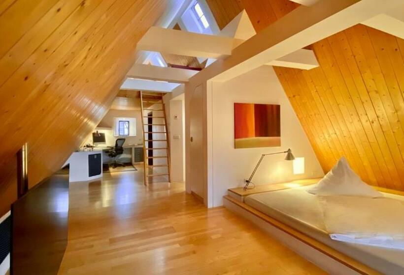 Студио Comfort, Denkmalschmiede Höfgen