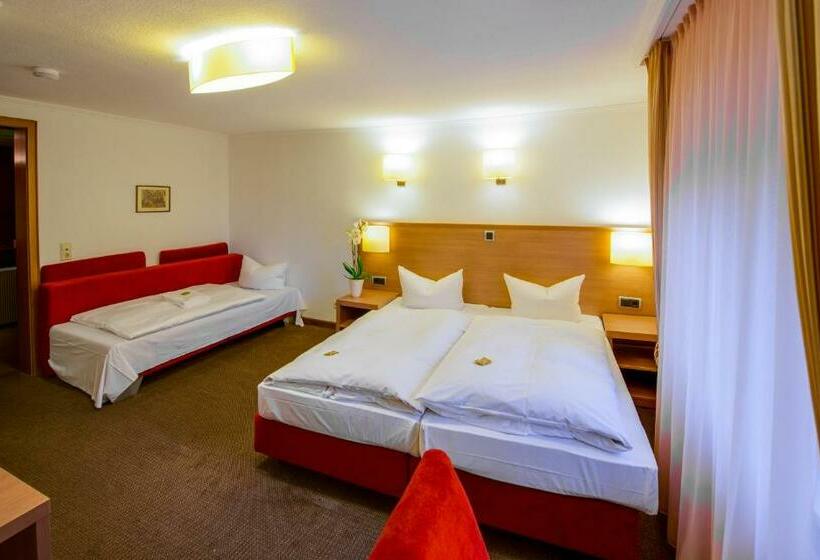 غرفة قياسية ثلاثية, Fährhaus Ziehl