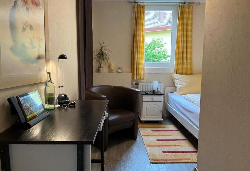 标准单人间, Gasthaus Breitenbach