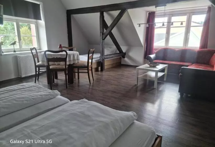 ベーシックトリプルルーム, 1a Hotel Zimmer Frei