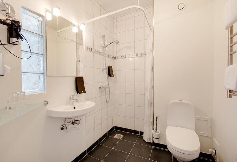 חדר ביזנס, Jernbanegade