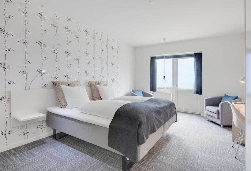 חדר סופריור, Jernbanegade