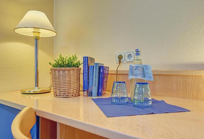 이코노미 룸, Mühlhäuser Hof Und Stadtmauer