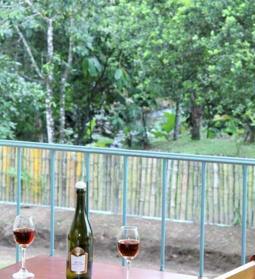 غرفة قياسية, Monte Real