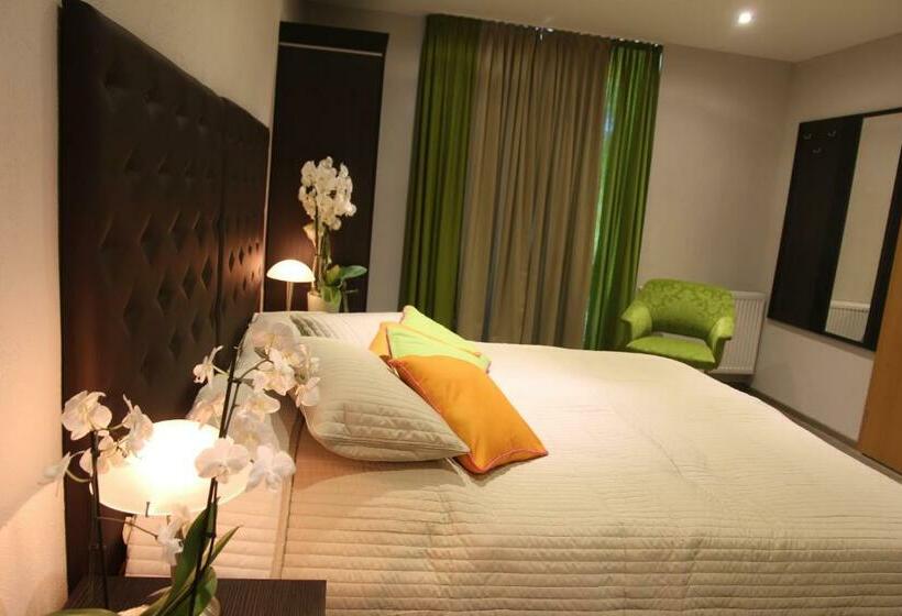 Номер Стандарт с Балконом, Nella Park