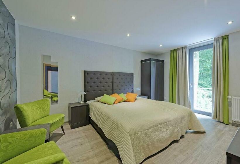 Номер Стандарт с Балконом, Nella Park