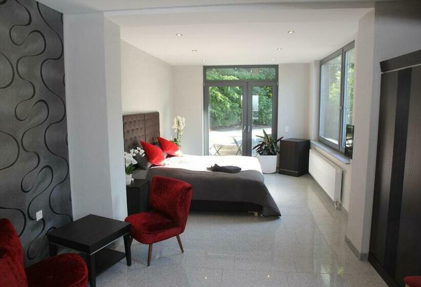 Номер Стандарт, Nella Park