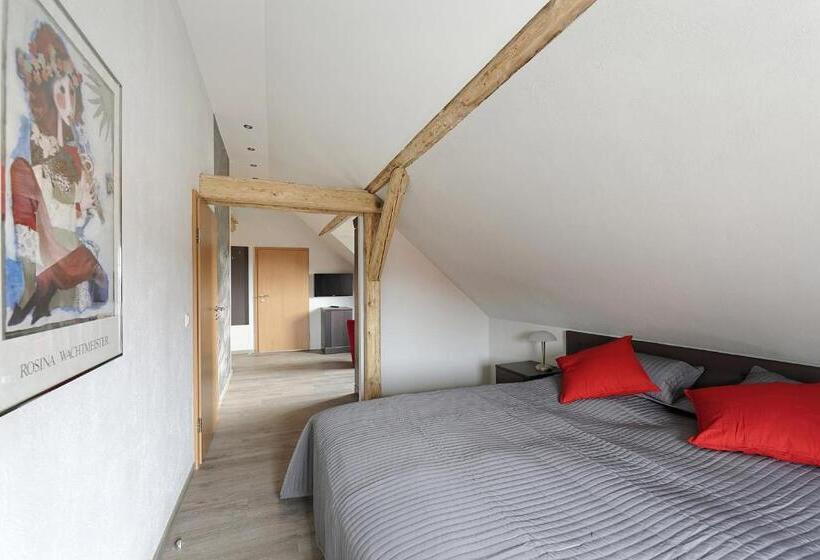 Семейный Номер, Nella Park