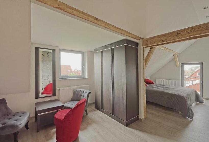 Семейный Номер, Nella Park