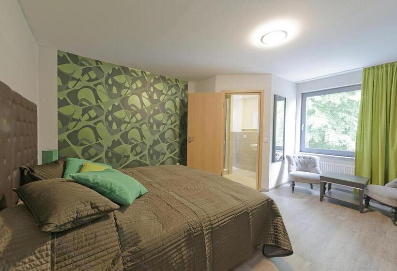 Номер Стандарт, Nella Park