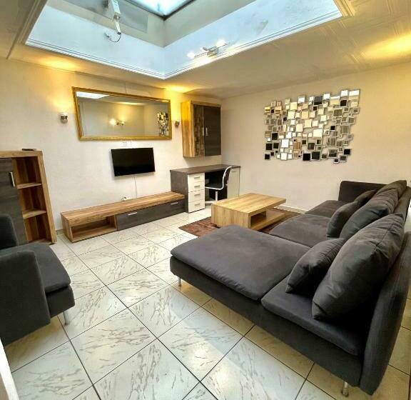 Апартаменты 3 Спальни, Nello