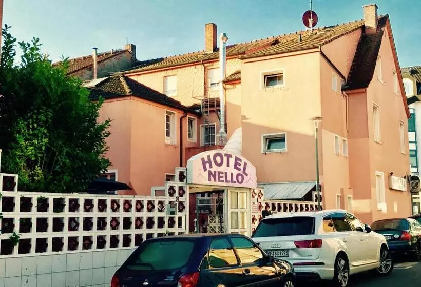 バスルーム共有のシングルスタンダード, Nello