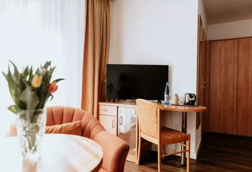 バルコニー付きスーペリアルーム, Parkhotel Weber Müller