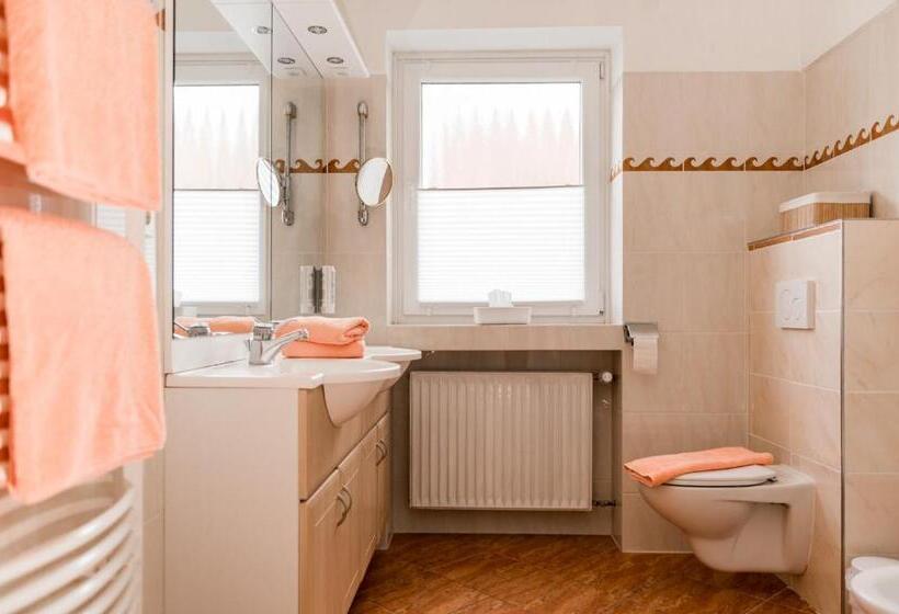 带阳台的高级房间, Parkhotel Weber Müller