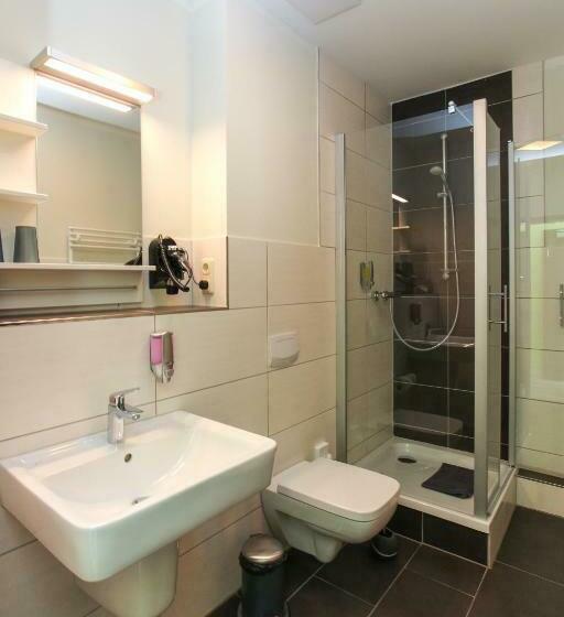 Номер Стандарт, Restaurant & Pension Eshramo