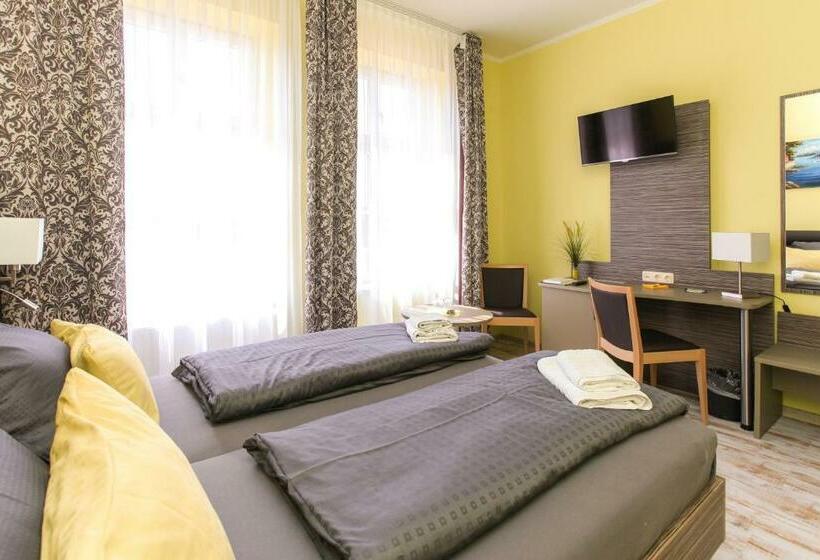 Номер Стандарт, Restaurant & Pension Eshramo