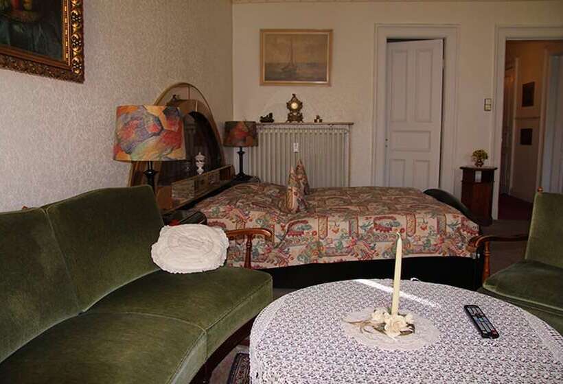 标准单人间共用浴室, Pension Fink