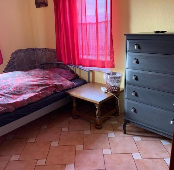 ファミリールーム, Pension Sxf