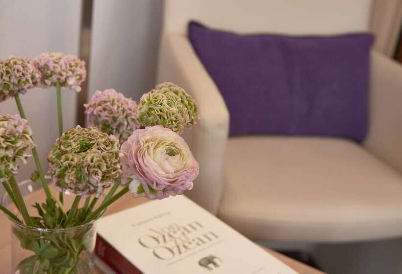 스탠다드 발코니 룸 측면 바다 전망, Seeschloss Sellin