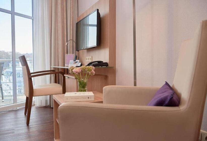 스탠다드 발코니 룸 측면 바다 전망, Seeschloss Sellin