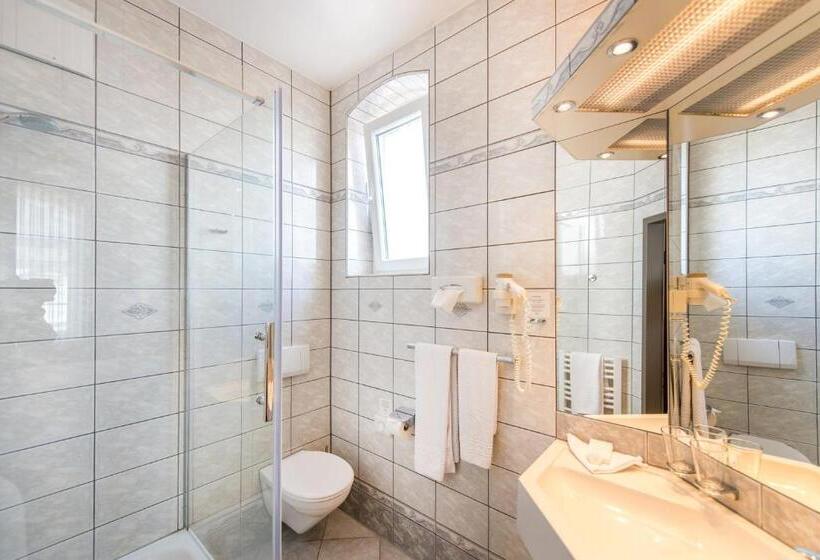 스탠다드 룸 더블 침대, Stein   Schiller S Manufaktur