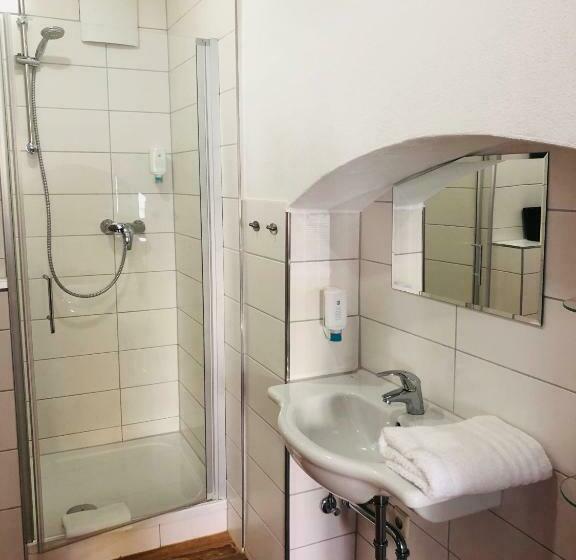 غرفة قياسية, Zum Handtuch