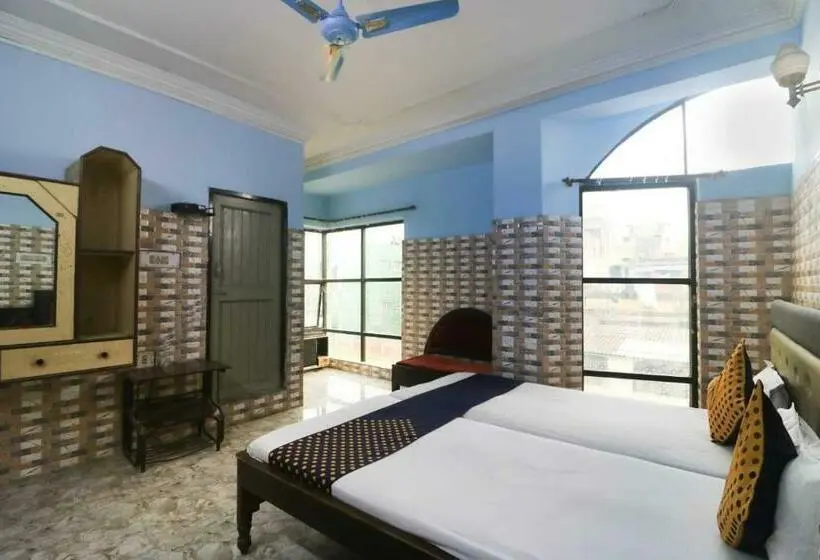 Chambre Triple Classique, Flagship Hotel Maitry