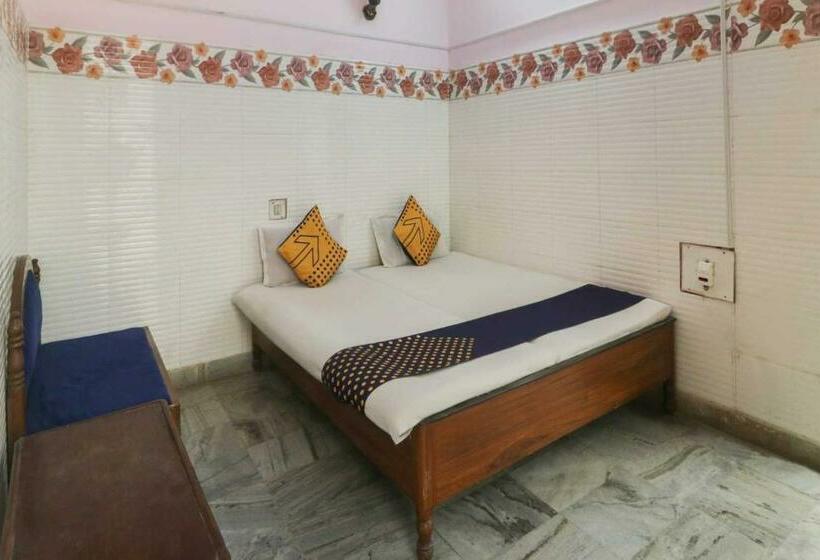 트리플 클래식 룸, Flagship Hotel Maitry